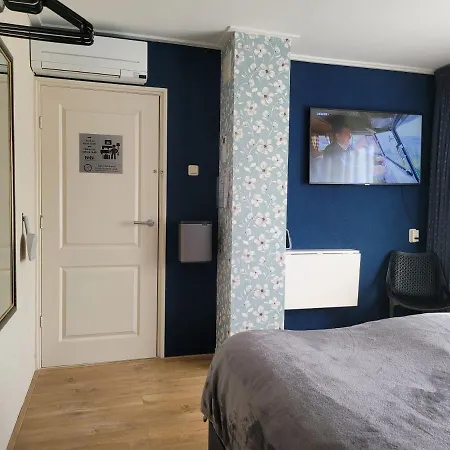 Bed & Budget123 *