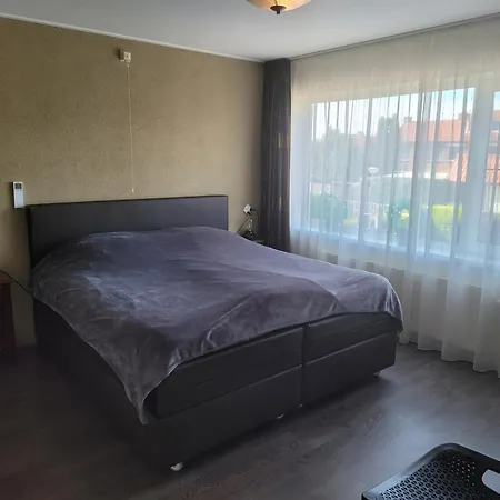 Bed & Budget123 Bed & Breakfast