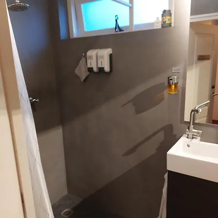 Bed & Budget123 * Twello